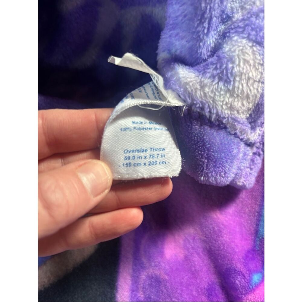 Frozen Elsa and Anna oversized super soft Throw Blanket - Picture 4 of 6